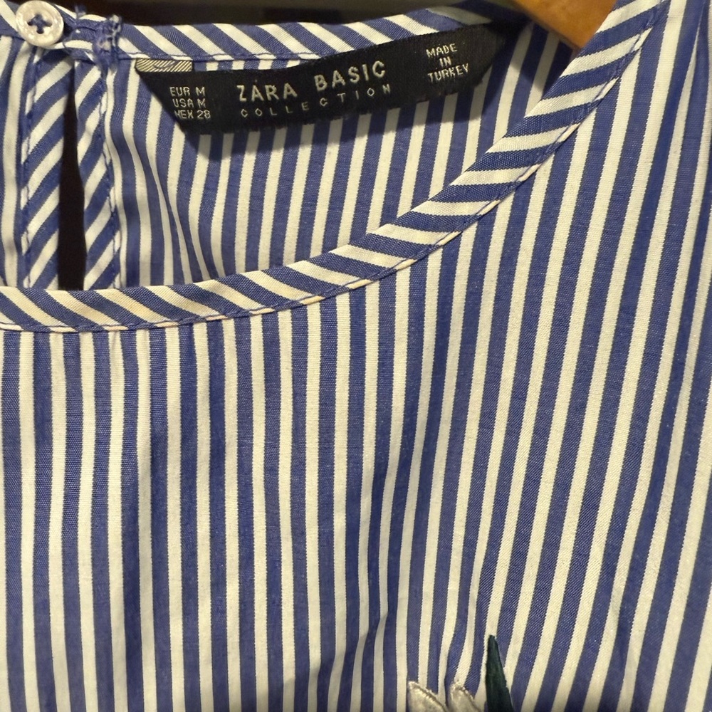 Zara Basic Long Sleeve Top Euc Absolutely Gorgeou… - image 4